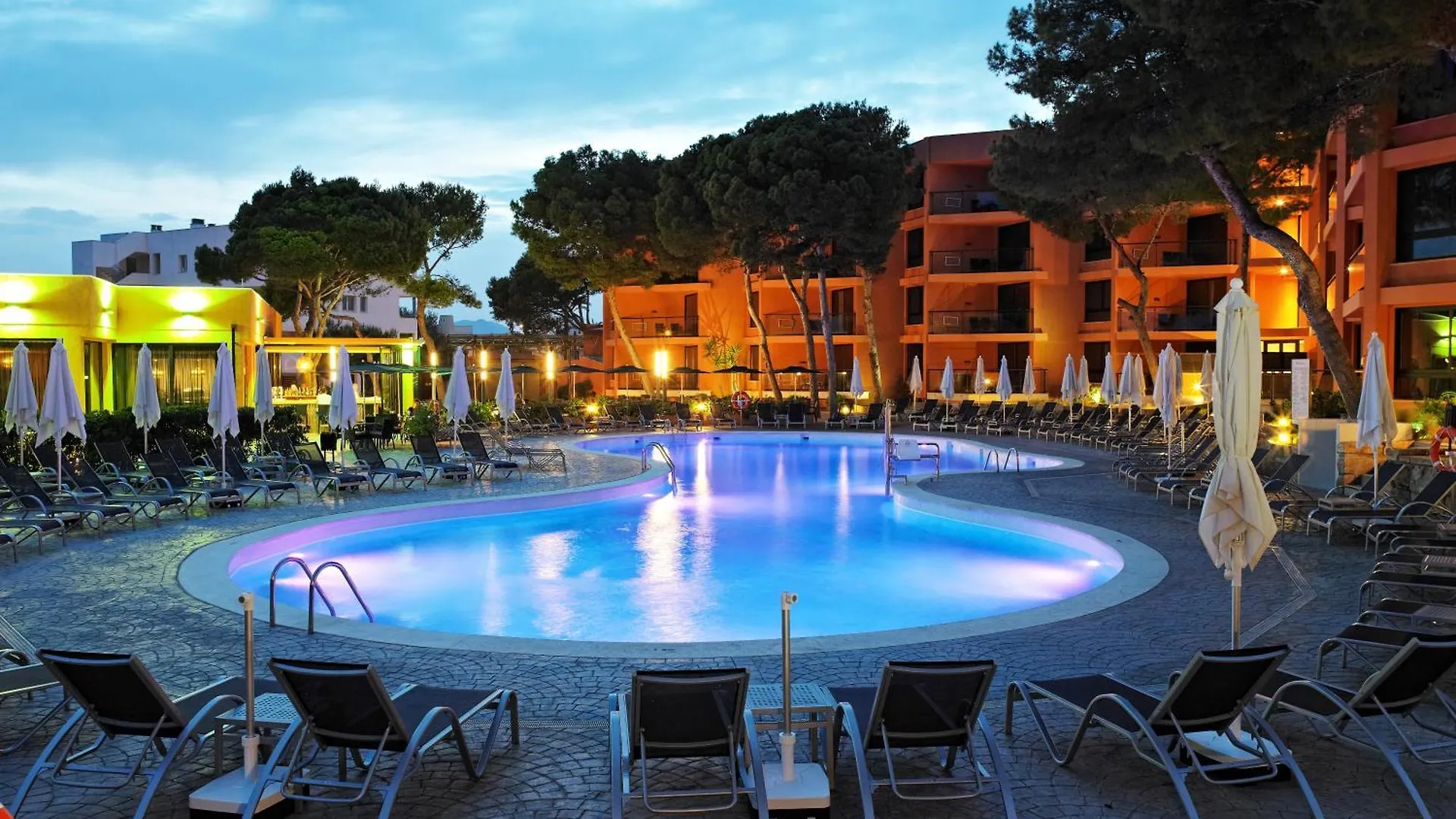 Protur Turo Pins 4* Sup Hotell Cala Ratjada
